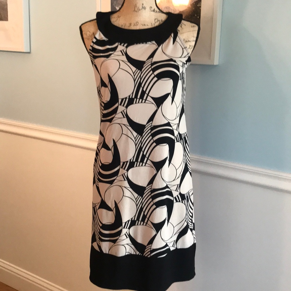 Great fitting sleeveless dress size small